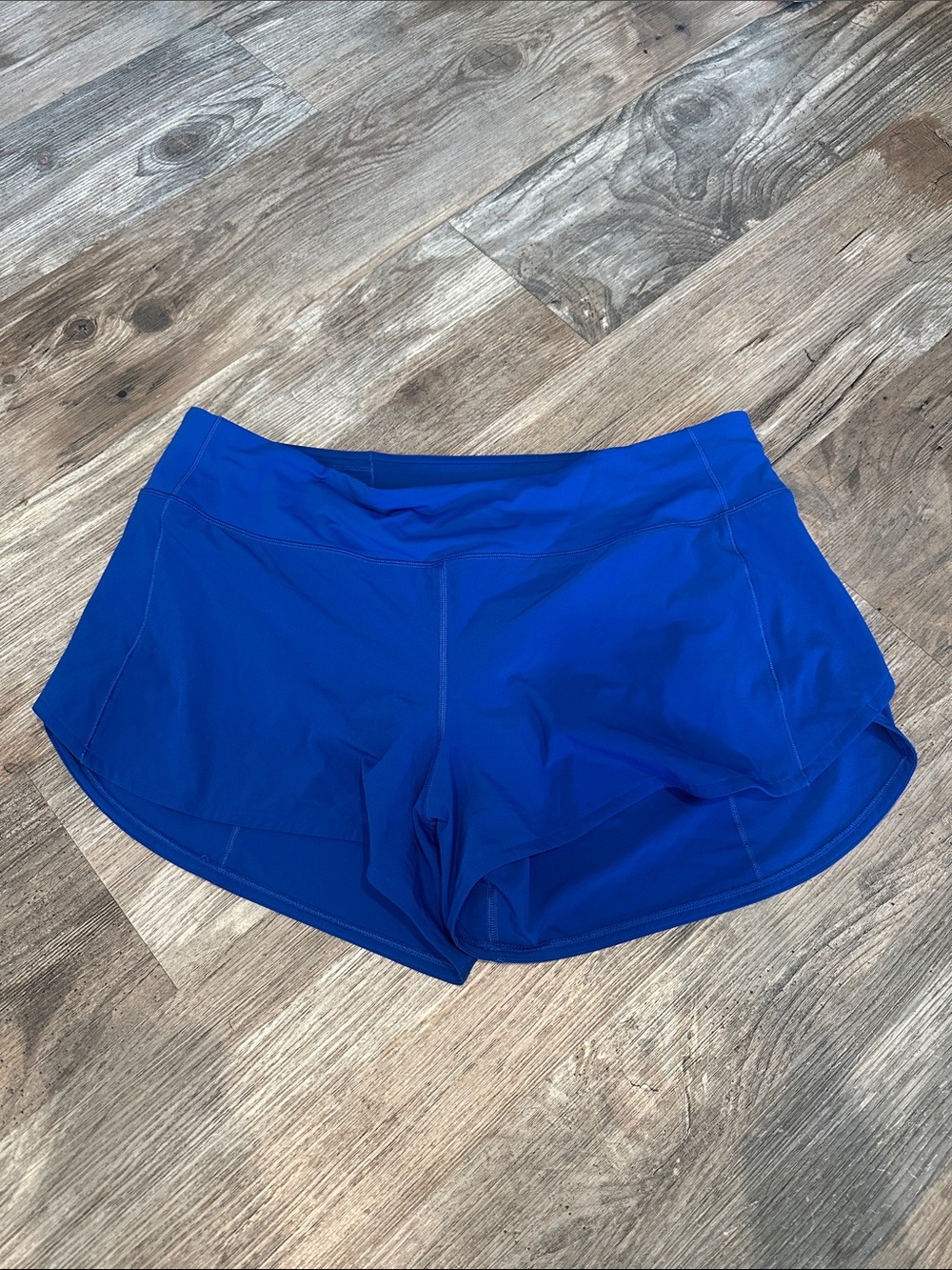 Like new! Lululemon Speed Up Mid-Rise Short 4"
Symphony Blue sz 14
